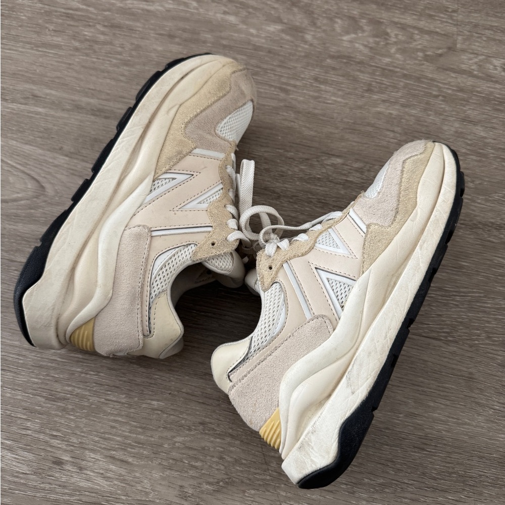 New Balance 57/40 Sea Salt Sneakers Women’s 6.5 - Picture 4 of 8